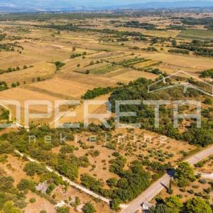 Građevinsko zemljište s dozvolom za kuću i bazen – Poličnik - 482 m2