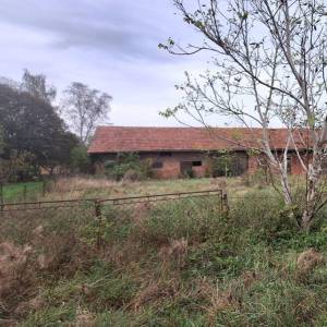 Građevinsko zemljište s kućom, 4687m²