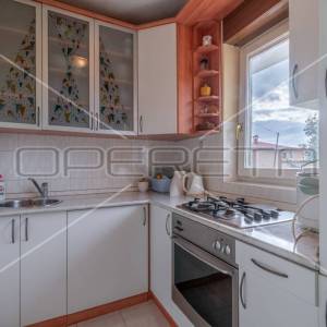 Građevinsko zemljište s kućom, stambena zona, 4.209 m2, Labin