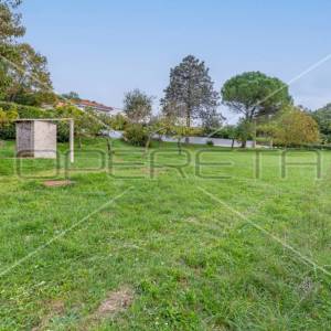 Građevinsko zemljište s kućom, stambena zona, 4.209 m2, Labin