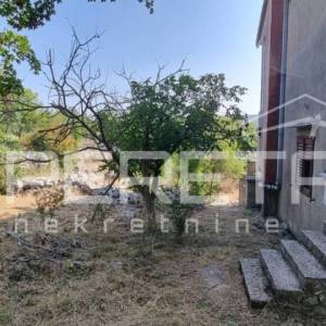 Građevinsko zemljište s kućom na Braču – Humac Gornji | 1.820 m²