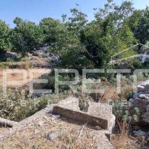 Građevinsko zemljište s kućom na Braču – Humac Gornji | 1.820 m²