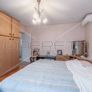 Građevinsko zemljište s kućom i dodatnim objektima, stambena zona, 4.209 m², Lab