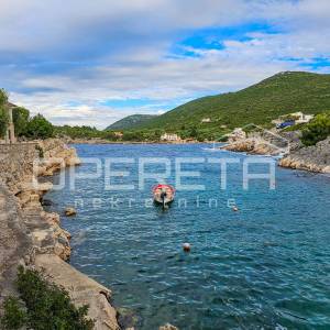 Građevinsko zemljište s objektom u prvom redu do mora, Zastražišće, Hvar
