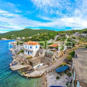 Građevinsko zemljište s objektom u prvom redu do mora, Zastražišće, Hvar