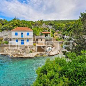 Građevinsko zemljište s objektom u prvom redu do mora, Zastražišće, Hvar