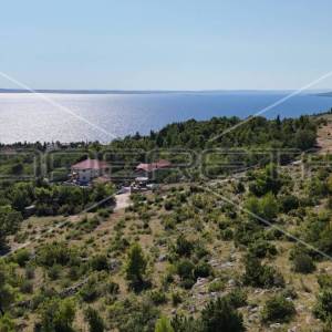 Građevinsko zemljište s pogledom, površine 1684m2, Starigrad Paklenica