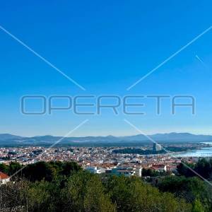 Građevinsko zemljište s panoramskim pogledom u Vodicama, 818 m2