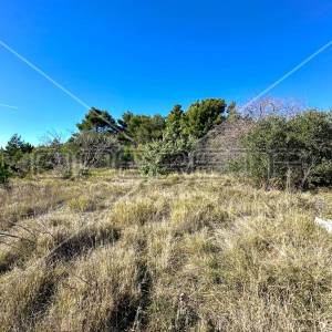 Građevinsko zemljište s panoramskim pogledom u Vodicama, 818 m2