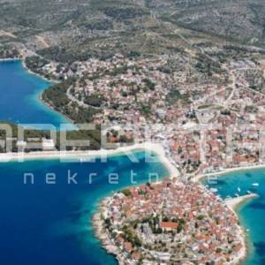 Građevinsko zemljište s pogledom na Primošten – Vadalj, 1645 m²
