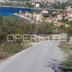 Građevinsko zemljište s pogledom na more, Drvenik Veliki kod Trogira