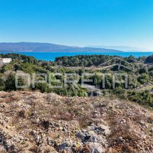 Građevinsko zemljište s panoramskim pogledom – Krk, 860 m²