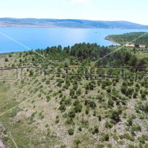 Građevinsko zemljište turističke namjene, 4.224 m2, Starigrad – Seline
