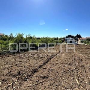 Građevinsko zemljište u blizini glavne ceste, ulaz u grad Zadar 1 - više mogućno