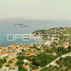 Građevinsko zemljište u Lumbardi s pogledom na more i blizinom plaža