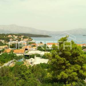 Građevinsko zemljište u Lumbardi s pogledom na more i blizinom plaža