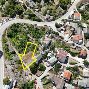 Građevinsko zemljište u Pučišćima na Braču, blizu centra i s pogledom na more