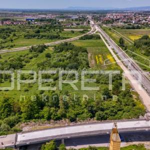 GRAĐEVINSKO ZEMLJIŠTE U POSLOVNOJ ZONI LUČINICA – DUGO SELO, 9.344 m2
