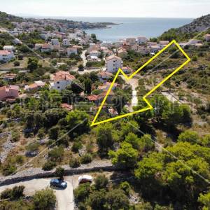 Građevinsko zemljište u Ražnju, 130 m od mora