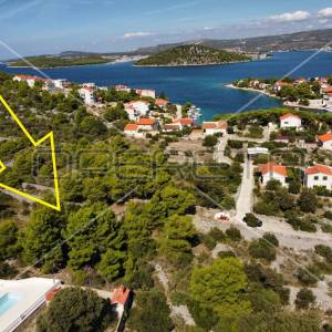Građevinsko zemljište u Ražnju, 130 m od mora