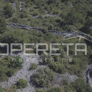 Građevinsko zemljište u Rogoznici – 1586 m², samo 250 m od mora