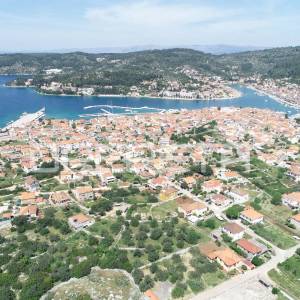 Građevinsko zemljište,791 m², s građevinskom dozvolom na mirnoj lokaciji u Veloj