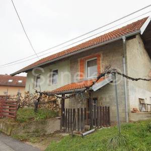 Gradilište sa starim objektom