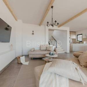 Grijani bazen, 3 sobe, vila najam Seget