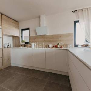 Grijani bazen, 3 sobe, vila najam Seget