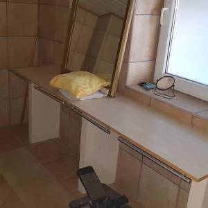 GROBNIK, ČAVLE - Samostojeća kuća sa 4 stana,Gostinjska kuća,velika okućnica sa bazenom