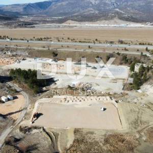 GROBNIK, ČAVLE, SOBOLI- građevinsko zemljište 40000m2 u komercijalnoj zoni za halu- poslovni prostor (namjena: trgovačka, zanat...