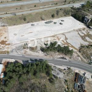 GROBNIK, ČAVLE, SOBOLI- građevinsko zemljište 40000m2 u komercijalnoj zoni za halu- poslovni prostor (namjena: trgovačka, zanat...