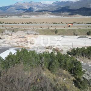 GROBNIK, ČAVLE, SOBOLI- građevinsko zemljište 40000m2 u komercijalnoj zoni za halu- poslovni prostor (namjena: trgovačka, zanat...