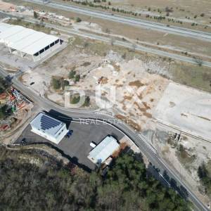 GROBNIK, ČAVLE, SOBOLI- građevinsko zemljište 40000m2 u komercijalnoj zoni za halu- poslovni prostor (namjena: trgovačka, zanat...
