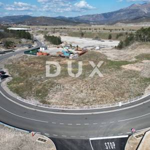 GROBNIK, ČAVLE, SOBOLI- građevinsko zemljište 10000m2 u komercijalnoj zoni za halu- poslovni prostor (namjena: trgovačka, zanat...