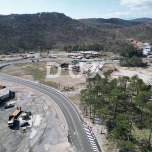 GROBNIK, ČAVLE, SOBOLI- građevinsko zemljište 10000m2 u komercijalnoj zoni za halu- poslovni prostor (namjena: trgovačka, zanat...