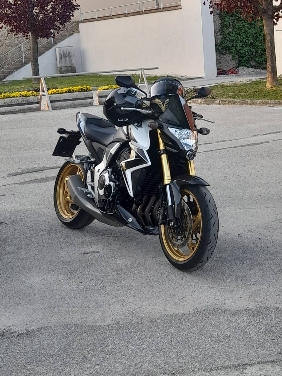 Honda CB1000 R