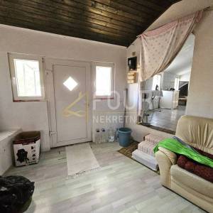 Hreljin, dvojna kuća 193.82m2, 3 stana, garaža i okućnica
