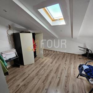 Hreljin, dvojna kuća 193.82m2, 3 stana, garaža i okućnica