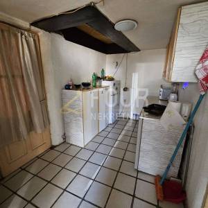 Hreljin, dvojna kuća 193.82m2, 3 stana, garaža i okućnica