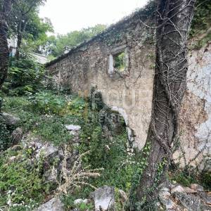 Hreljin, ruševina s okućnicom od 1.617m2