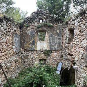 Hreljin, ruševina s okućnicom od 1.617m2