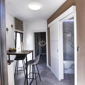 Hrvatska, Zadar, Turanj – Nekretnina s 2 apartmana za odmor u Dalmaciji, 200 m od plaže