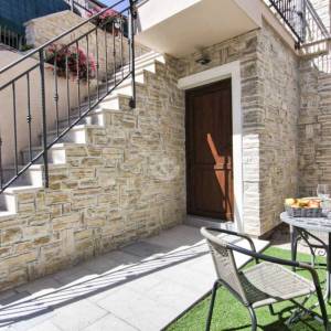 Hrvatska, Zadar, Turanj – Nekretnina s 2 apartmana za odmor u Dalmaciji, 200 m od plaže