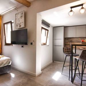 Hrvatska, Zadar, Turanj – Nekretnina s 2 apartmana za odmor u Dalmaciji, 200 m od plaže