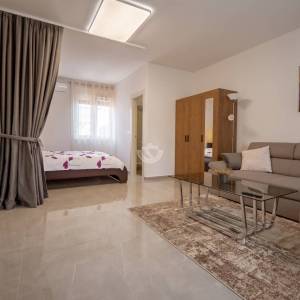 Hrvatska, Zadar, Vir, 4 apartmana, visokokvalitetna i održavana, potpuno opremljena i namještena, investicijska nekretnina bliz...
