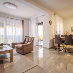 Hrvatska, Zadar, Vir, 4 apartmana, visokokvalitetna i održavana, potpuno opremljena i namještena, investicijska nekretnina bliz...