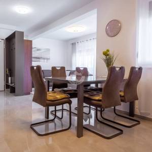Hrvatska, Zadar, Vir, 4 apartmana, visokokvalitetna i održavana, potpuno opremljena i namještena, investicijska nekretnina bliz...
