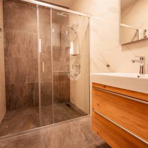 Hrvatska, Zadar, Vir, 4 apartmana, visokokvalitetna i održavana, potpuno opremljena i namještena, investicijska nekretnina bliz...