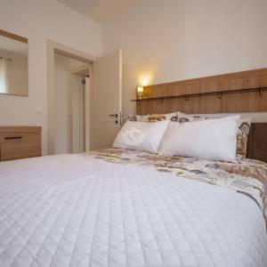 Hrvatska, Zadar, Vir, 4 apartmana, visokokvalitetna i održavana, potpuno opremljena i namještena, investicijska nekretnina bliz...